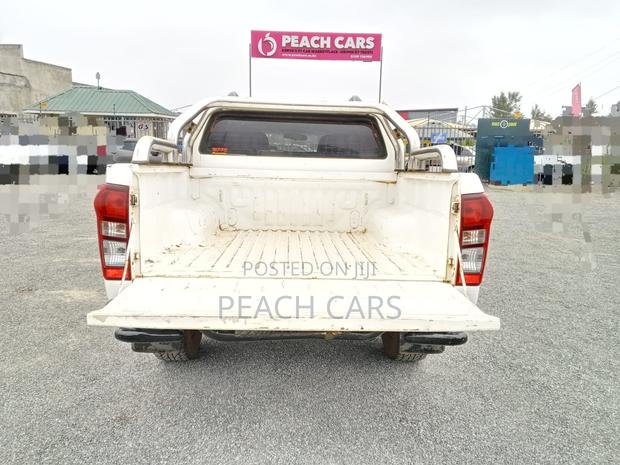 Isuzu D-MAX 2013 White