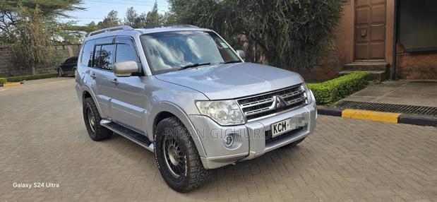 Mitsubishi Shogun 3.2 Di-Dc GLS 2011 Silver