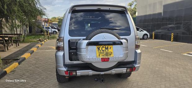 Mitsubishi Shogun 3.2 Di-Dc GLS 2011 Silver