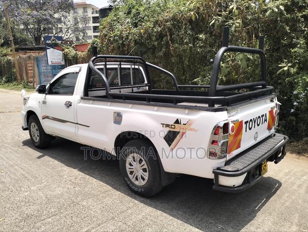 Toyota Hilux 2015 White
