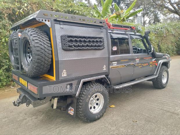 Toyota Land Cruiser 2016 Gray