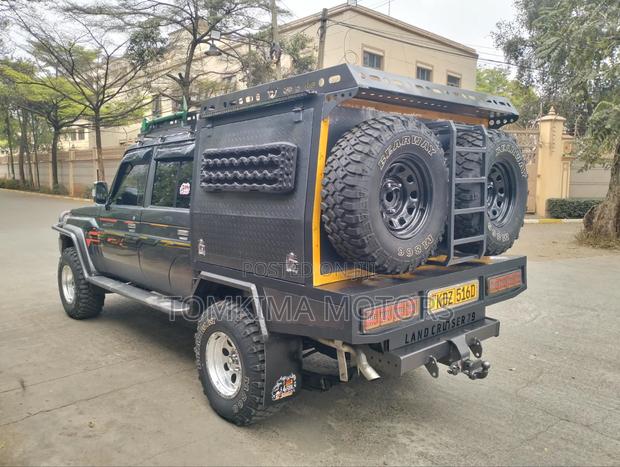 Toyota Land Cruiser 2016 Gray