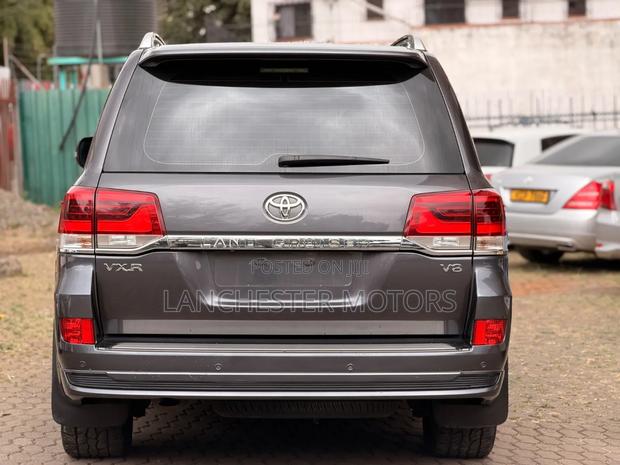 Toyota Land Cruiser 2021 Gray