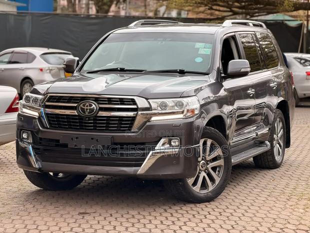 Toyota Land Cruiser 2021 Gray