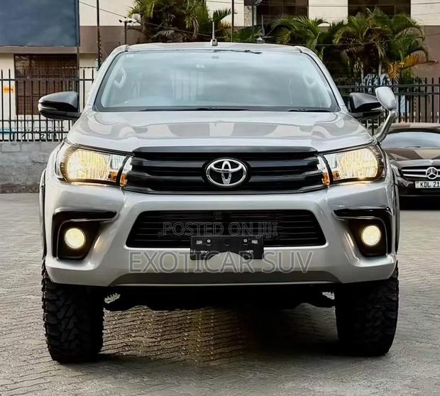 Toyota Hilux Revo Double Cab Deisel 2.4 AWD 2019 Silver