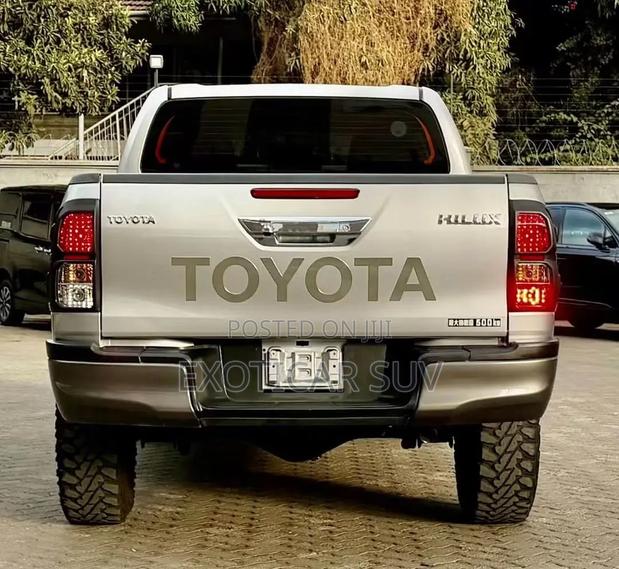 Toyota Hilux Revo Double Cab Deisel 2.4 AWD 2019 Silver