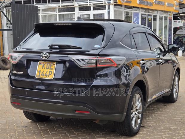 Toyota Harrier 2016