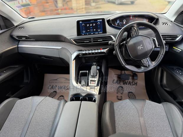 Peugeot 3008 2019 Green