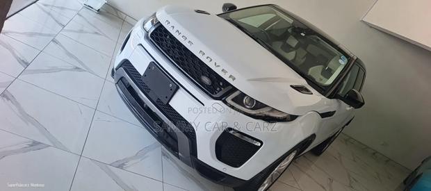 Land Rover Range Rover Evoque HSE Dynamic 4x4 5-Door 2018 White