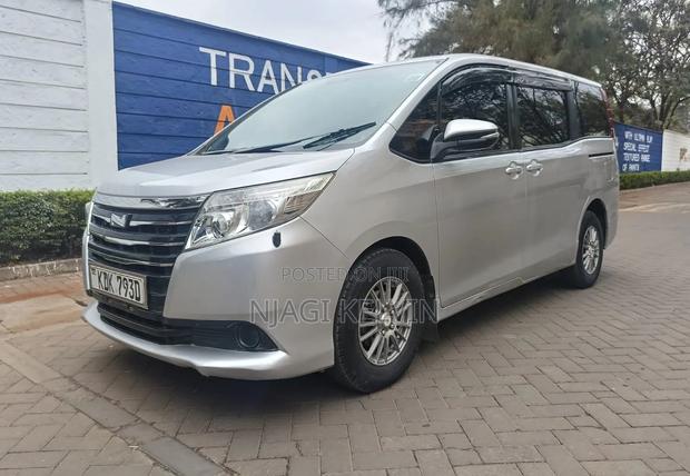 Toyota Noah 2015 Silver