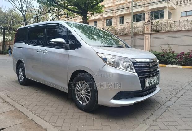 Toyota Noah 2015 Silver