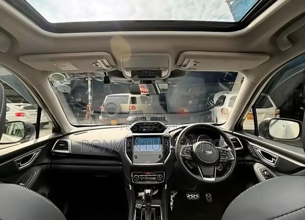 Subaru Forester Premium 2021 White