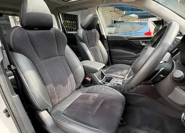 Subaru Forester Premium 2021 White