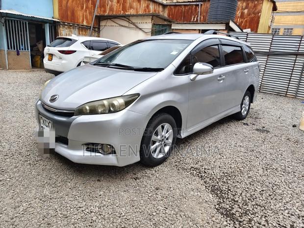 Toyota Wish 2013 Silver