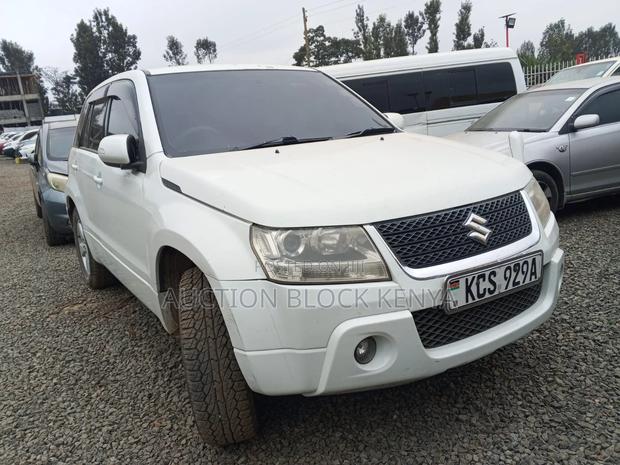 Suzuki Escudo 2012 White