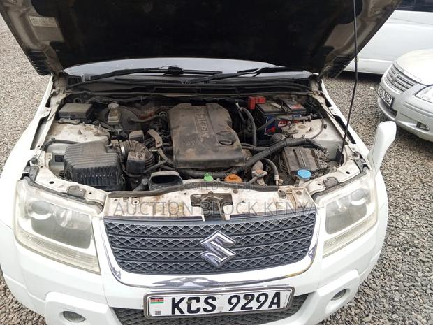 Suzuki Escudo 2012 White