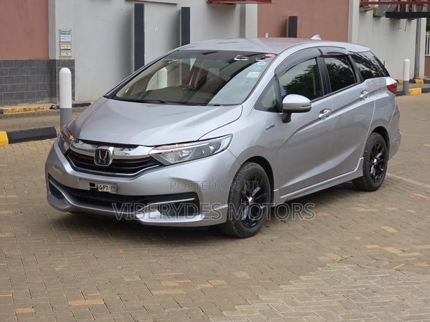 Honda Fit Shuttle 2019 Silver