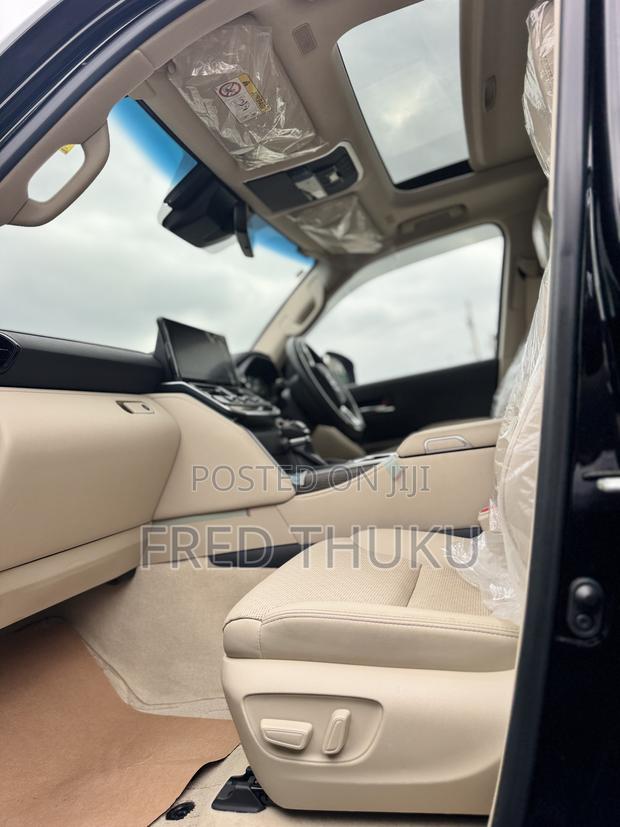 Toyota Land Cruiser LC300 2023 Black
