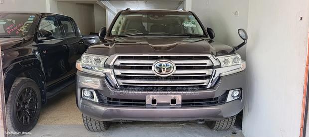 Toyota Land Cruiser 4.6 V8 ZX 2019 Gray