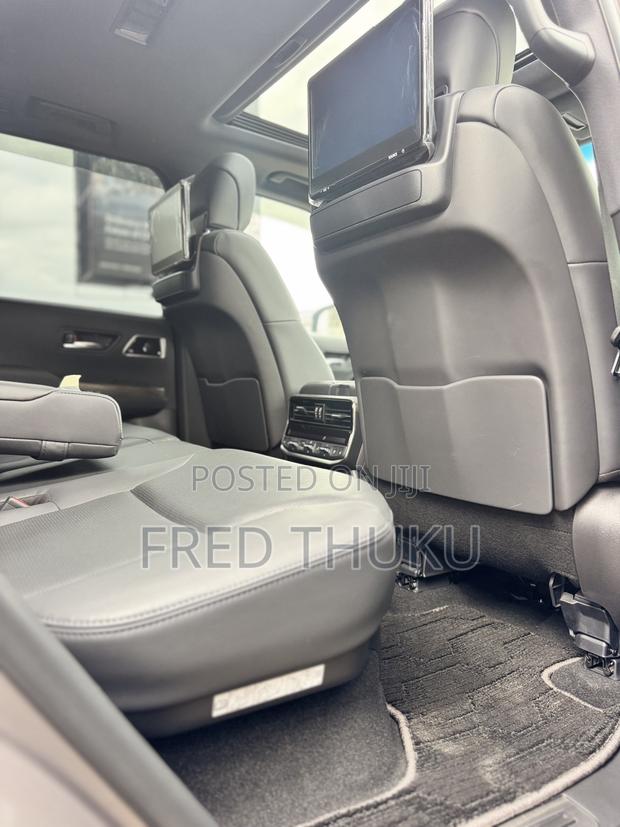 Toyota Land Cruiser LC300 2023 Gray
