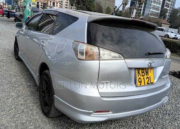 Toyota Caldina 2006 Silver