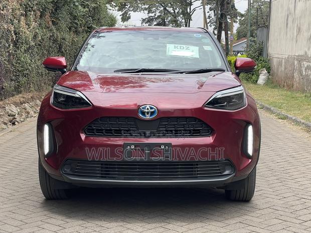 Toyota Yaris Cross 2021 Maroon