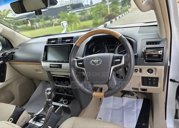 Toyota Land Cruiser Prado 2.7 2019 Pearl
