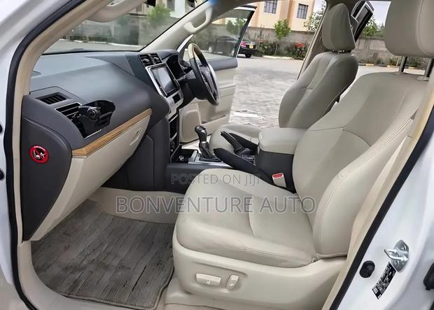 Toyota Land Cruiser Prado 2.7 2019 Pearl
