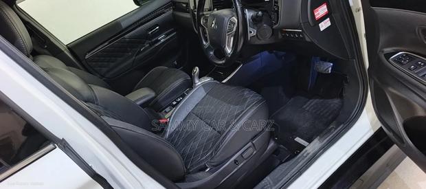 Mitsubishi Outlander 2.4 PHEV AWD 2019 White