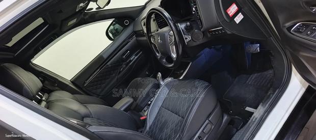 Mitsubishi Outlander 2.4 PHEV AWD 2019 White