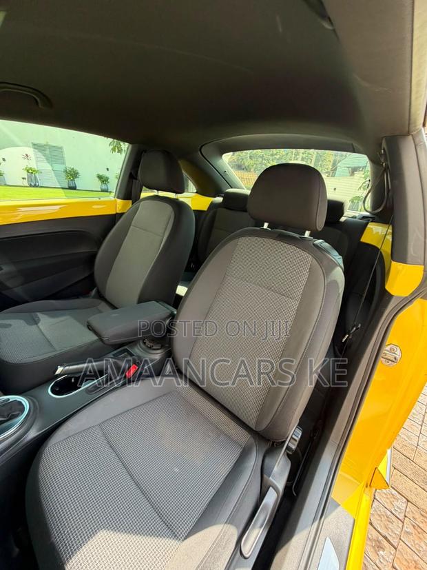 Volkswagen Beetle 2015 Yellow