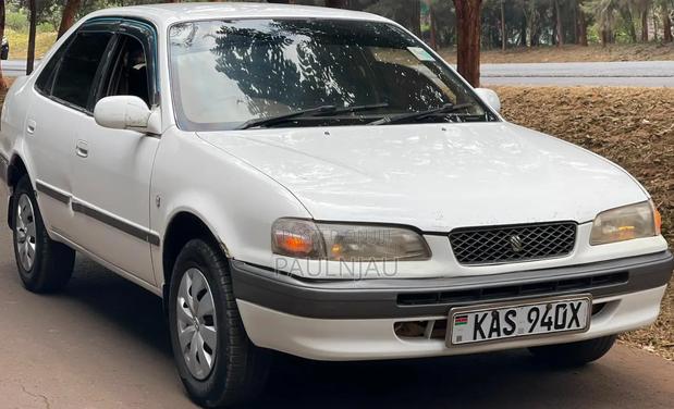 Toyota Corolla 1998 White