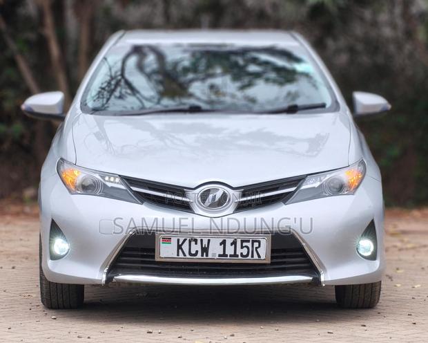 Toyota Auris 2013 Silver