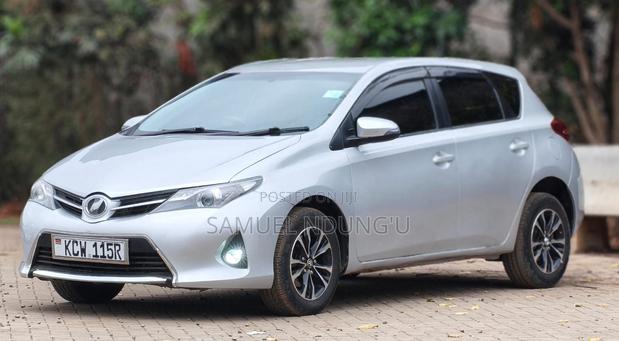 Toyota Auris 2013 Silver