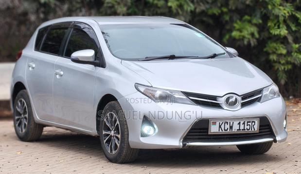 Toyota Auris 2013 Silver