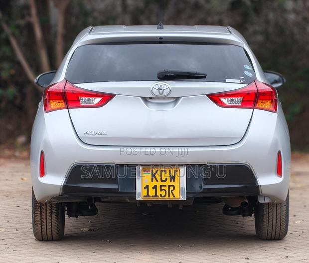 Toyota Auris 2013 Silver
