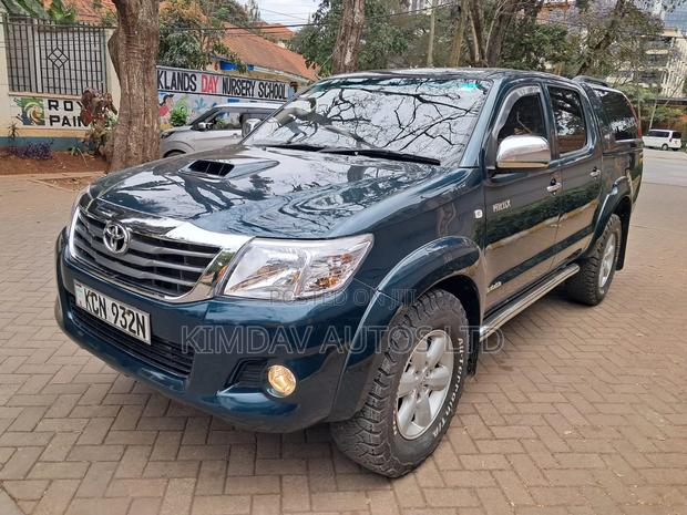 Toyota Hilux 2011 Green