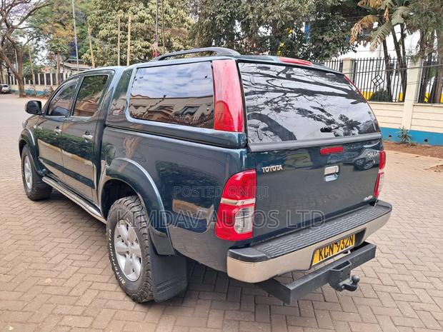 Toyota Hilux 2011 Green