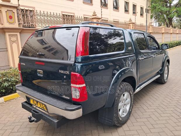 Toyota Hilux 2011 Green