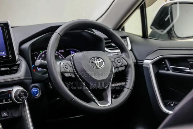 Toyota RAV4 Adventure AWD 2020 White