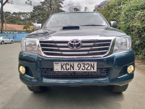 Toyota Noah 2010 Green