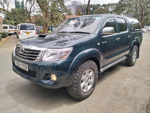 Toyota Noah 2010 Green