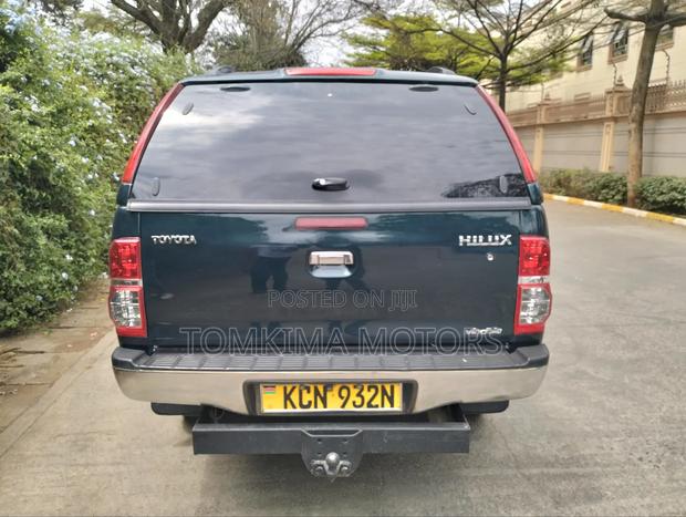Toyota Noah 2010 Green
