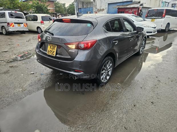 Mazda Axela 2018 Gray