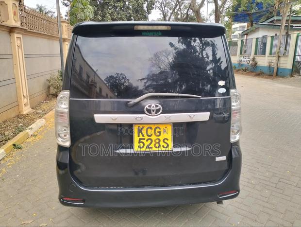 Toyota Voxy 2009 Black
