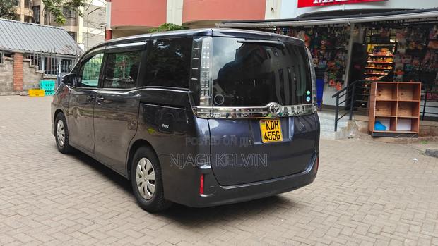 Toyota Noah 2015 Gray