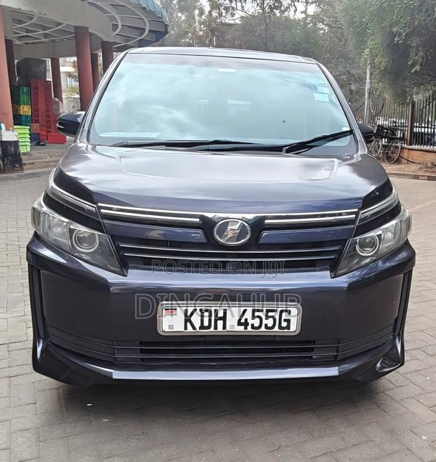 Toyota Voxy 2015 Blue