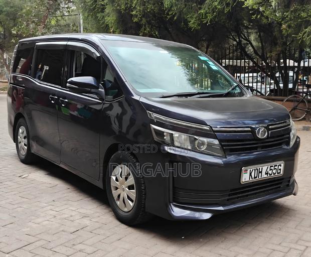 Toyota Voxy 2015 Blue