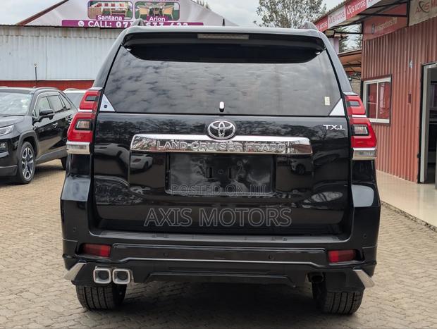 Toyota Land Cruiser Prado 2.8 2021 Black