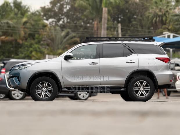 Toyota Fortuner 2019 Silver